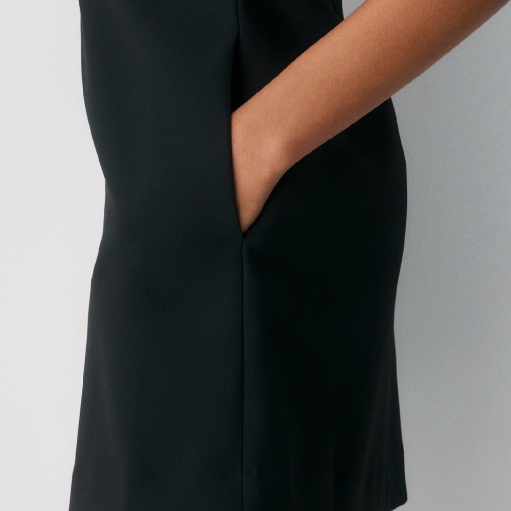 NWT Aritzia Bond Dress in Noir - Picture 3 of 7